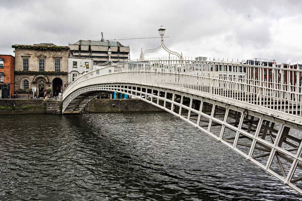 5. Ha’ Penny Bridge, Dublin