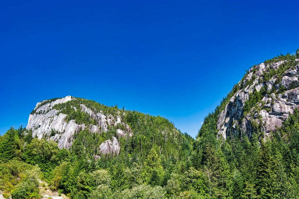 Stawamus Chief view, Shannon Falls PP, Sea-to-Sky Highway, British Columbia