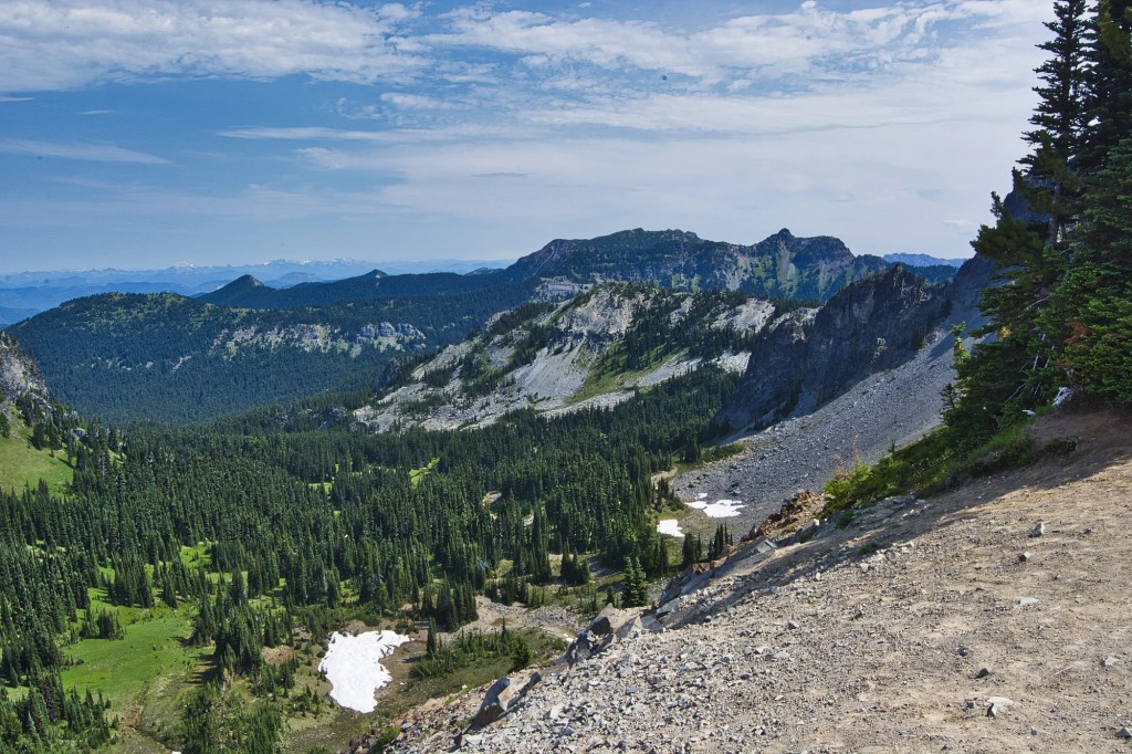 Huckleberry Basin 27 mm Ridge View, Mount Rainier NP, WA
2014/08/01 14:18:48