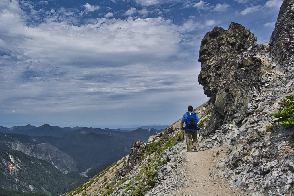 Birder Watcher's Rock 27 mm View, Mount Rainier NP, WA  
2014/08/01 15:45:59