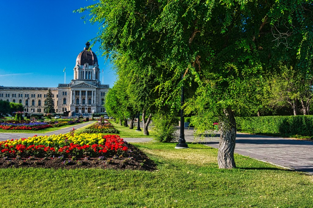 Queen Elizabeth II Gardens, Saskatchewan Legislature