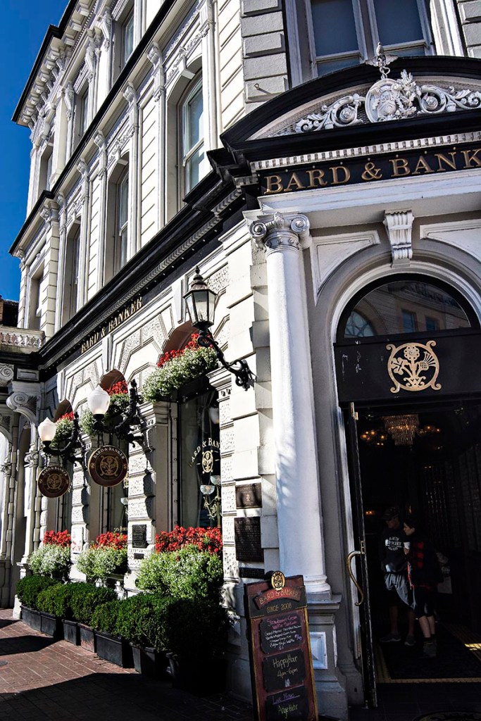Bard & Banker Pub, Victoria