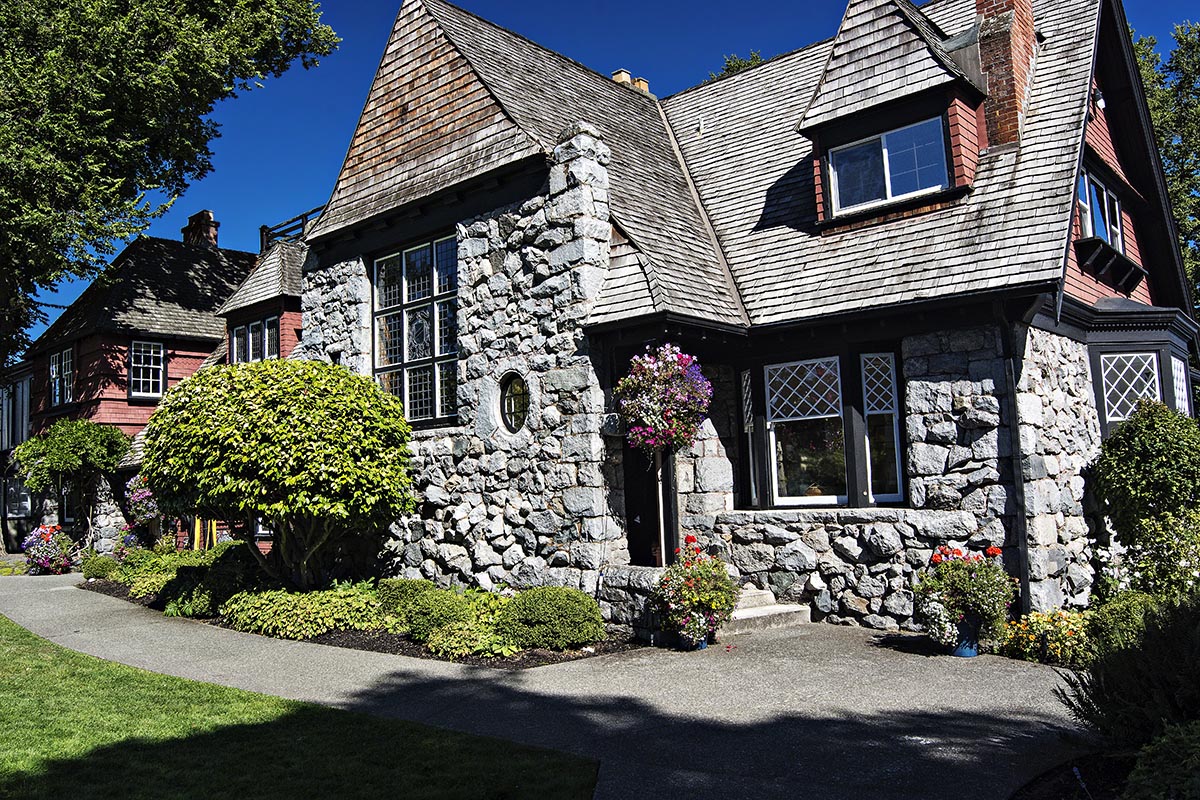 1701 Beach Drive, Victoria