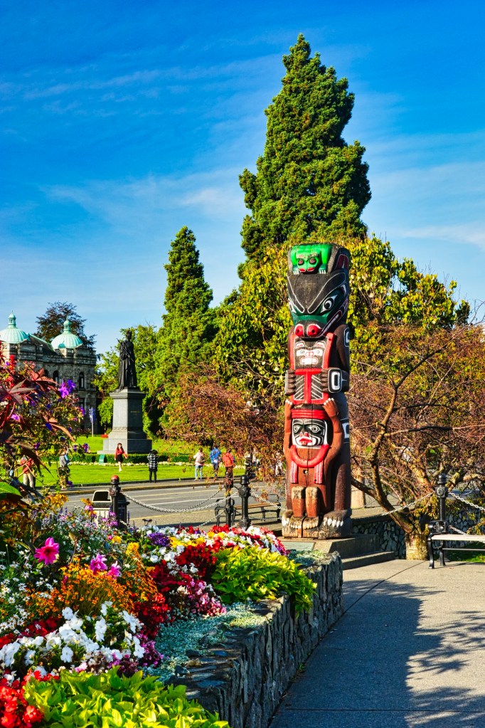 Kwakiutl Bear Totem Pole, Victoria