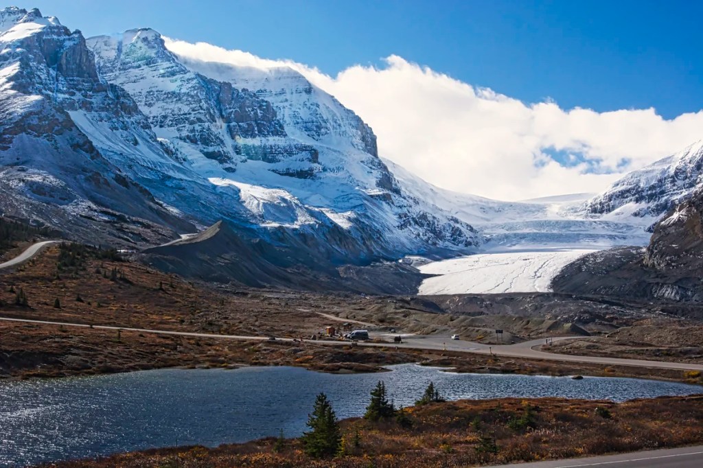 Athabasca Mtn (L) and Athabasca Glacier (R), Jasper NP, AB
