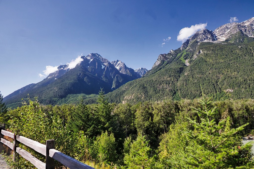 Stupendous Viewpoint, 24 mm View, Hwy 20, BC