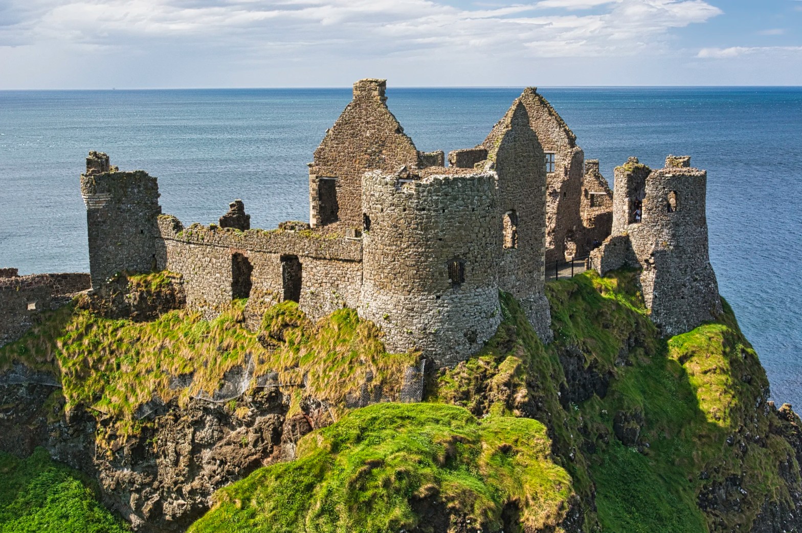 Explore Enchanting Ireland: 5 Must-See Scenic Routes