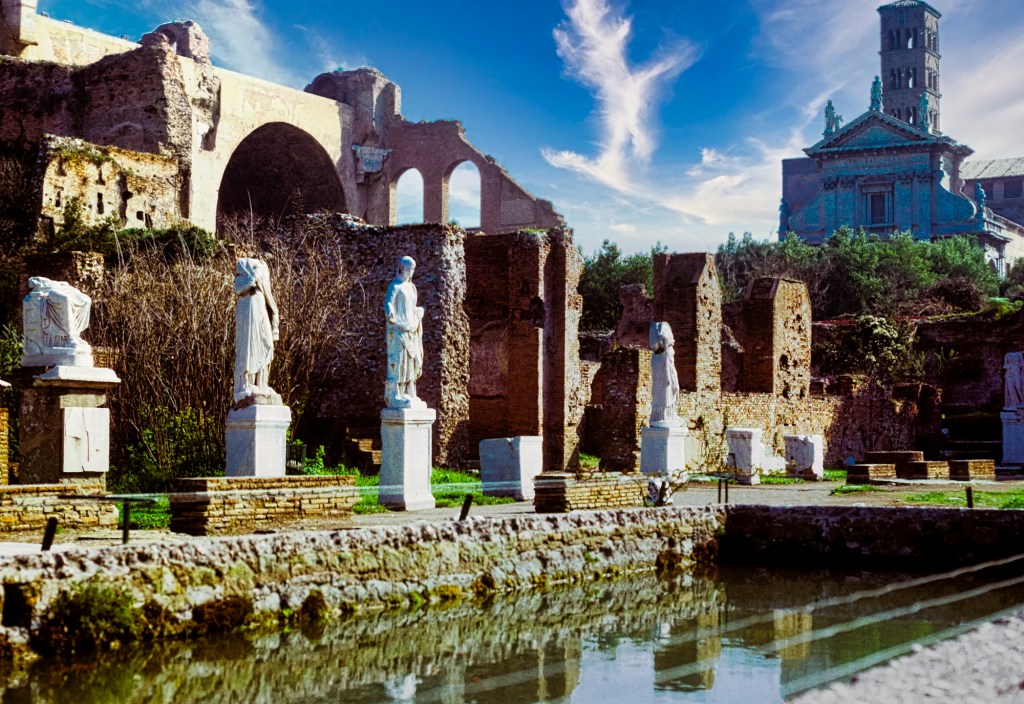 Vestal Virgins, Roman Forum, Roma