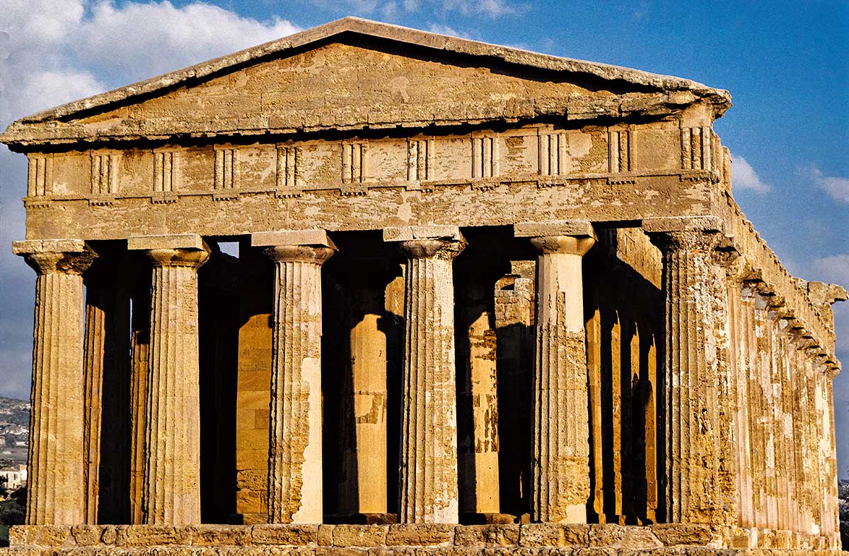 Greek Temple: Sicilia was once Magna Graecia