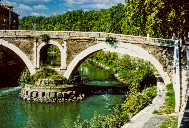 Ponte Fabricio, Rome