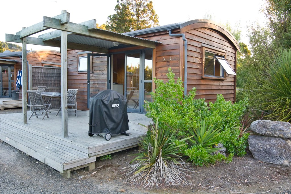 Campground Cabin, Hot Water Beach, NZ
