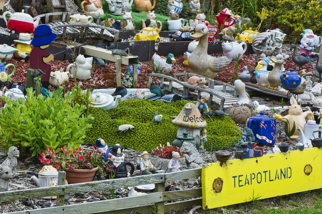 Teapots, Teapot Land, Owaka. NZ