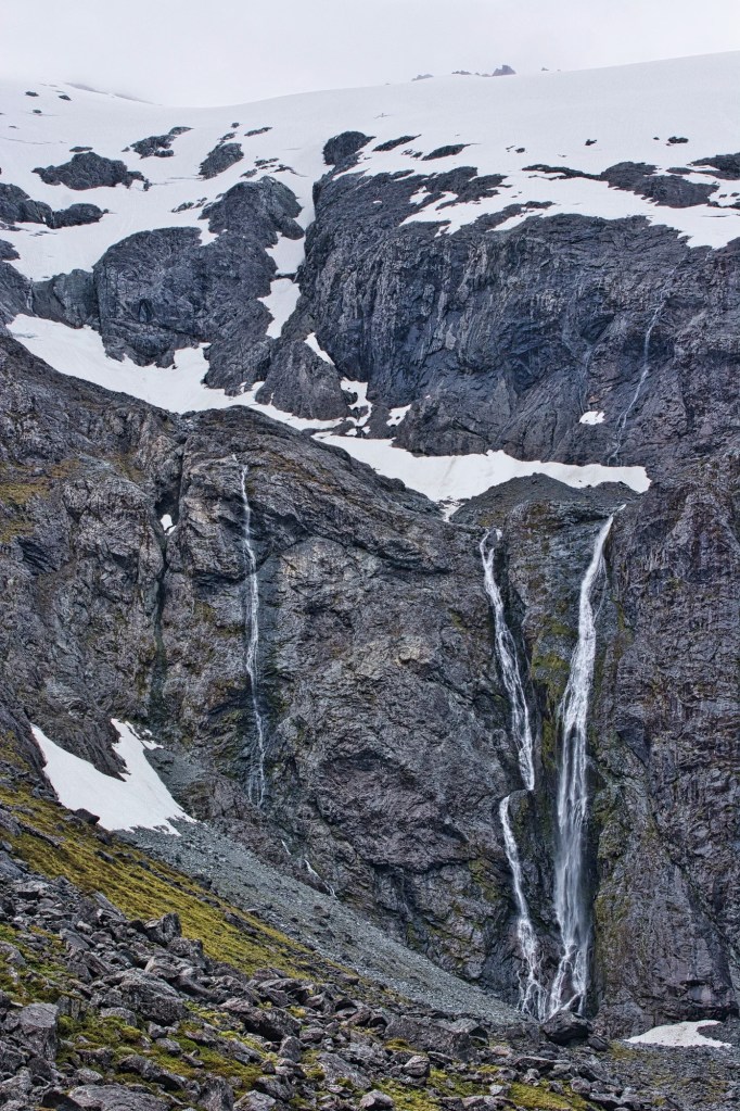 Mt. McPherson Waterfalls, Homer Saddle, Fiordland, NZ
Nikon 70-300mm f/4.5-5.6 at 105 mm