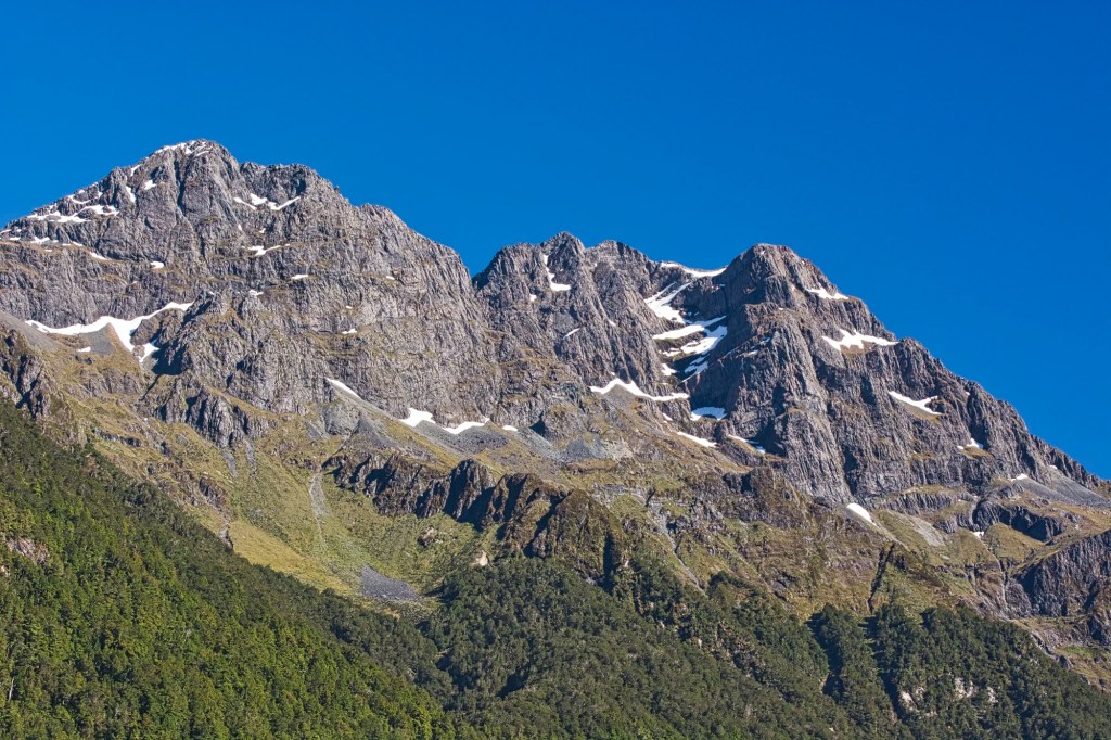 Mirror Lakes Mountains, Fiordland, NZ