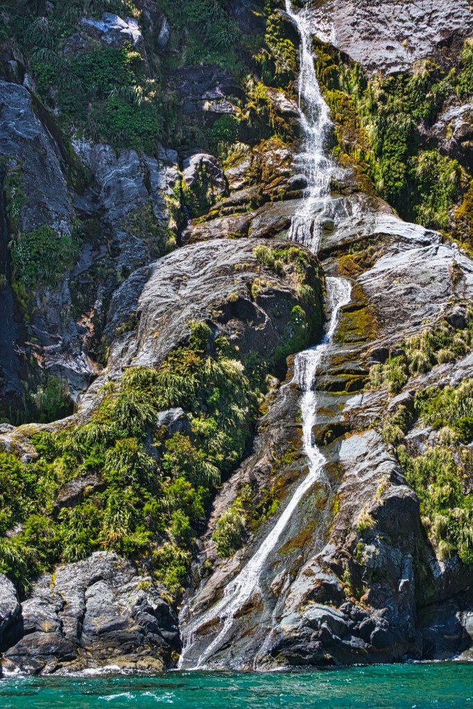 Palisades Falls, Milford Sound, NZ
Nikon 70-300mm f/4.5-5.6 at 129 mm
