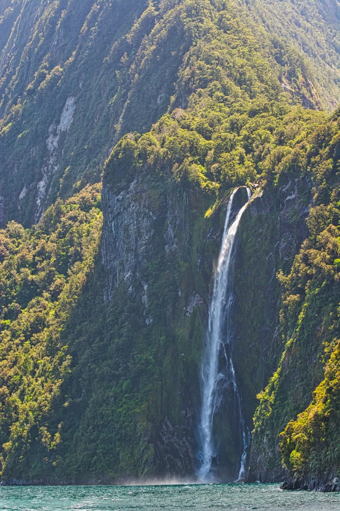 Stirling Falls, Milford Sound, NZ
Nikon 70-300mm f/4.5-5.6 at 105 mm