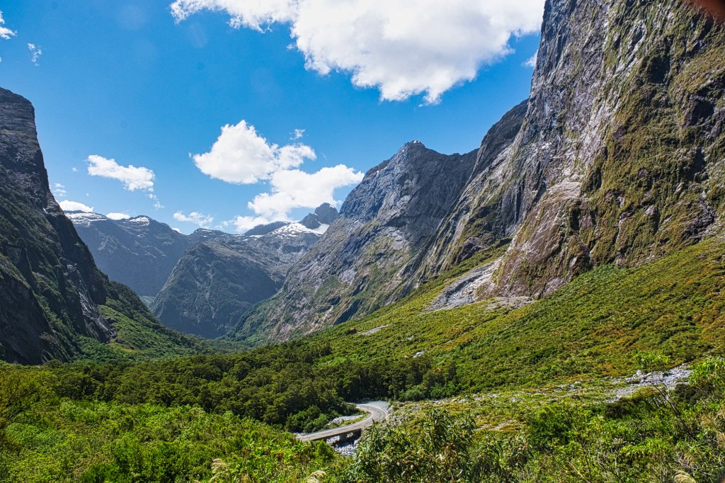 Trail, Homer Saddle, Fiordland, NZ
Nikon 17-50 mm f/2.8 at 25 mm