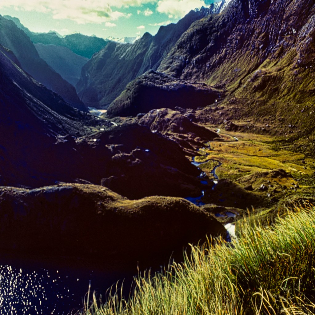 10-06 Hollyford Valley Views, Routeburn Track, NZ