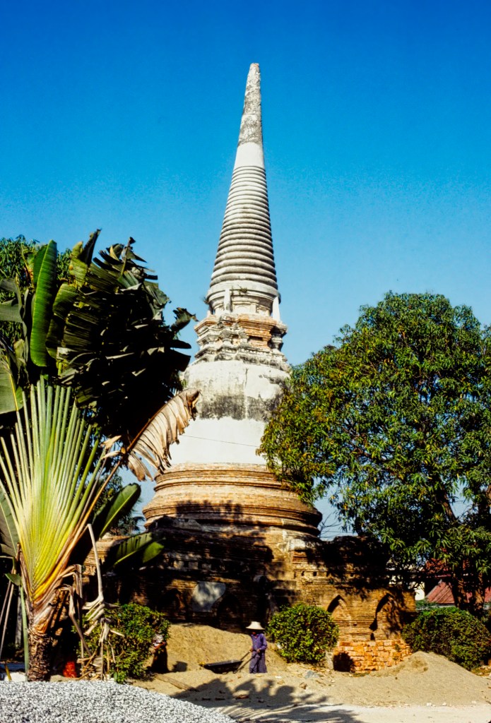Small White Chedi, Wat Yai Chai Mongkol, Ayutthaya