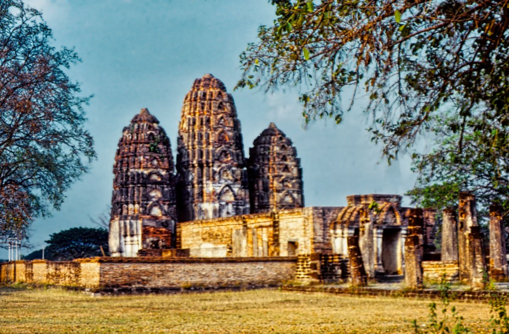 3-pranged Wat Traphang Thong, Sukhothai