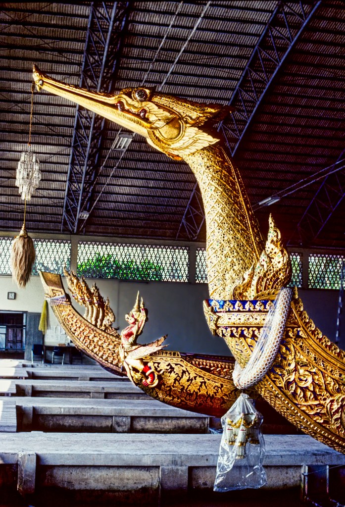 Suphannahong Barge, Bangkok