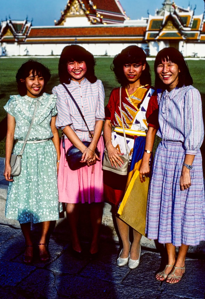 4 Thai Ladies, Wat Phra Kaew Panorama, Bangkok