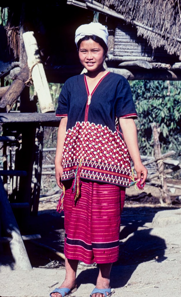 Young Married Karen Girl, Hill Tribe Trek, TH 48-18