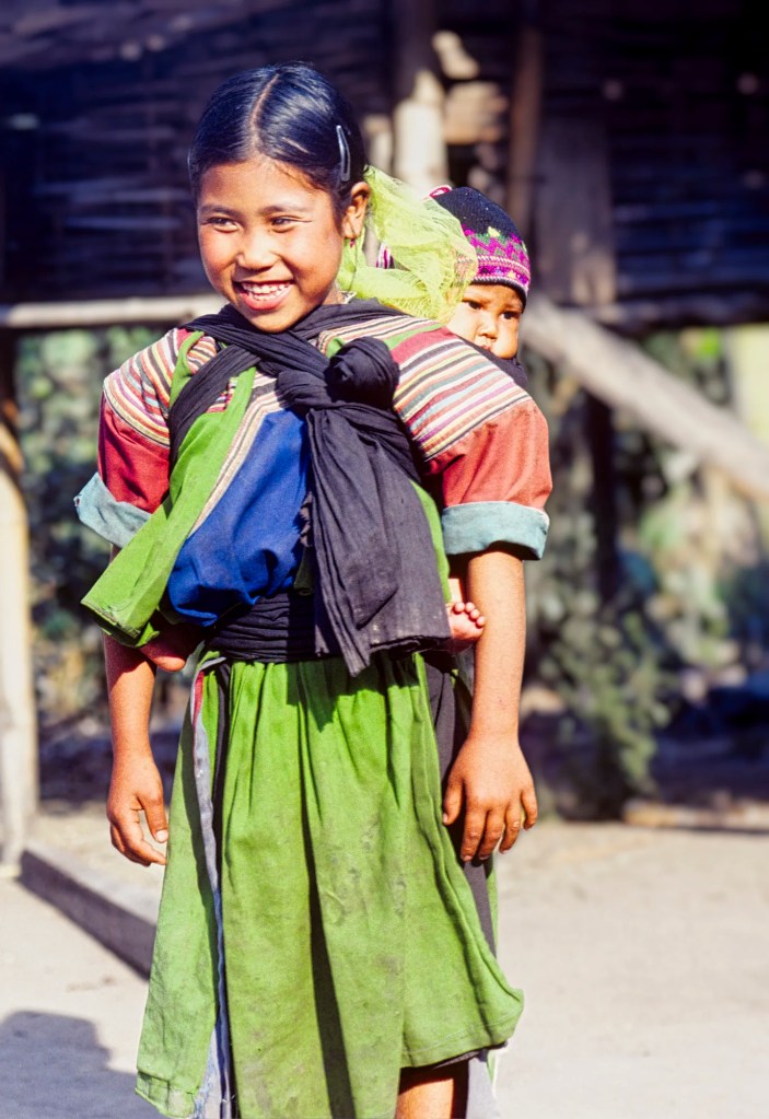 Lisu Girl & Baby, Hill Tribe Trek, TH 49-07