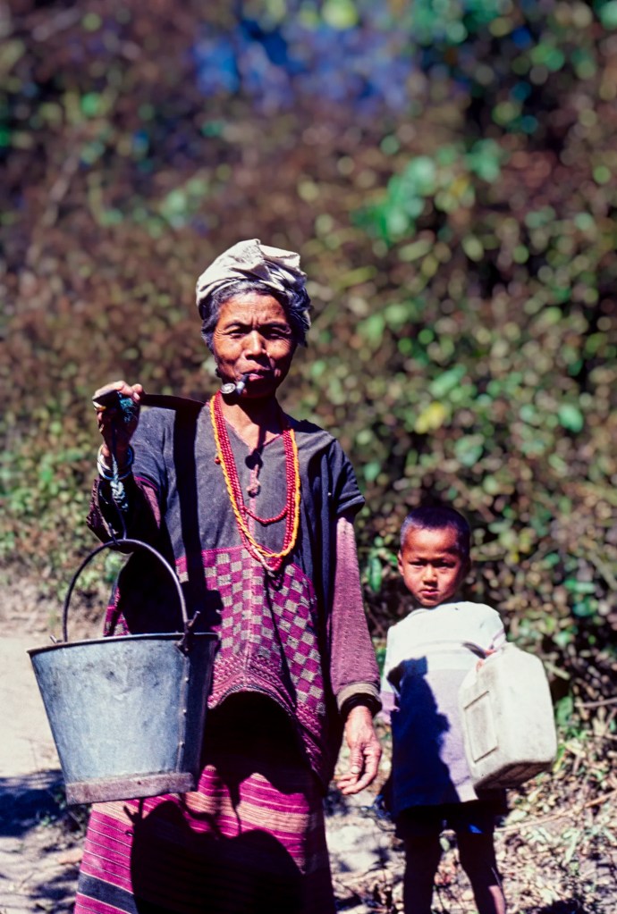 Smoking Karen Mother & Child, Hill Tribe Trek, TH 48-15