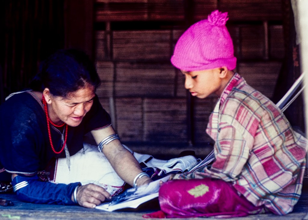 Karen Mother & Child Reading Book, Hill Tribe Trek, TH 48-17