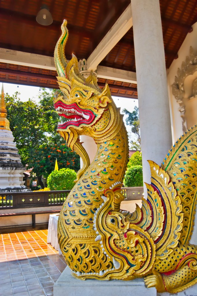 Wat Chedi Luang Golden Naga, Chiang Mai