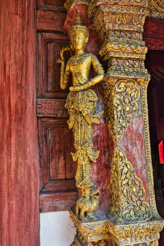 Wat Phra Singh Statue, Chiang Mai