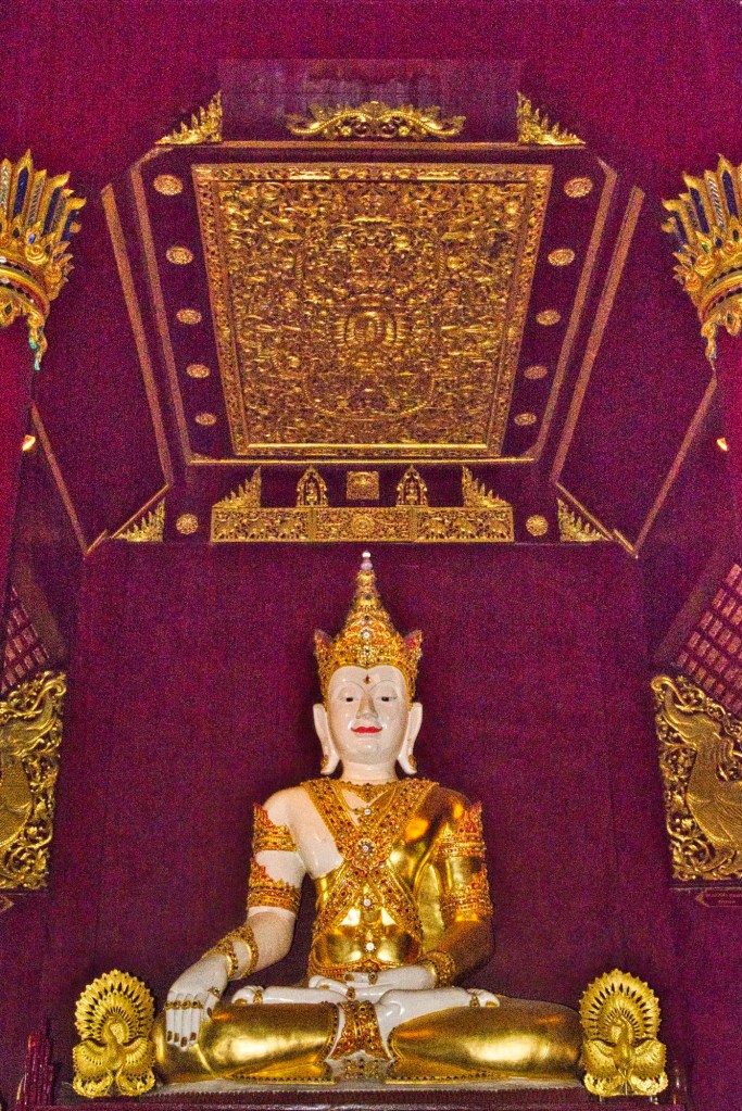 Wat RatchaMonthian Buddha, Chiang Mai