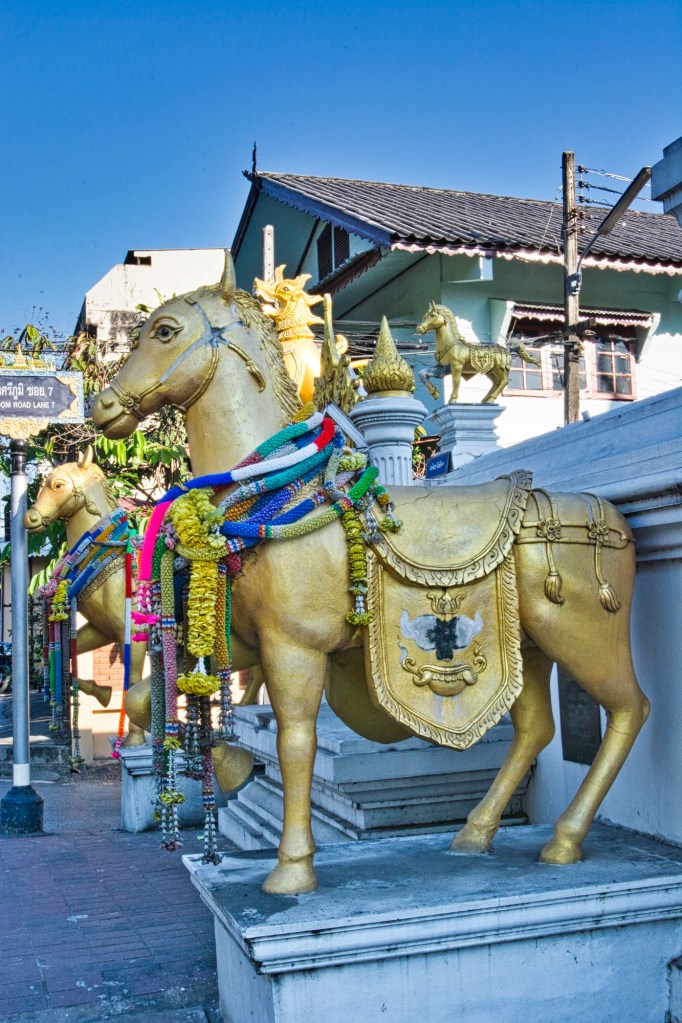 Wat Khuan Khama golden horse, Chiang Mai