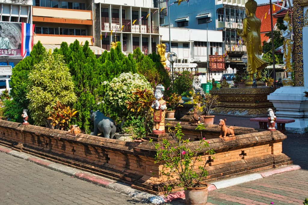 Wat Buppharam Garden, Chiang Mai
