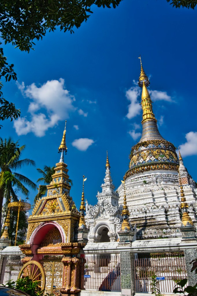 Wat Saen Fang chedis & Stupika, Chiang Mai