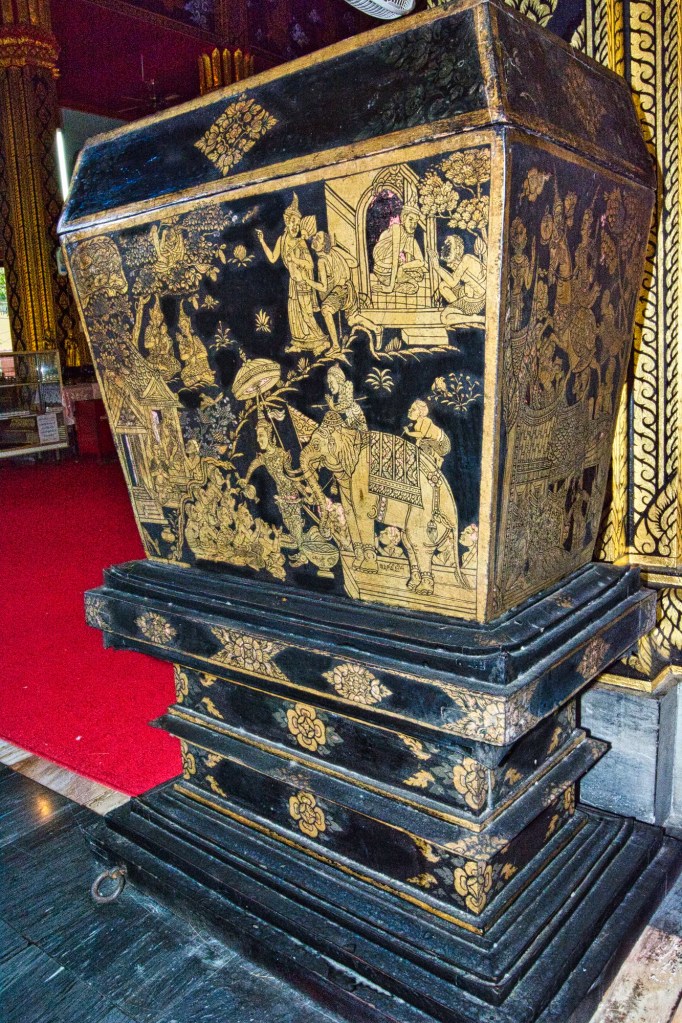 Gold on black lacquerware chest, Wat Phan On, Chiang Mai