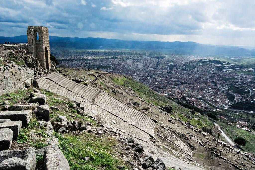 precipitous Pergamum Theatre, Bergama
